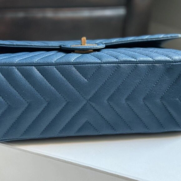 Chanel Reissue 2.55 Flap Bag Chevron Aged Calfskin 226 - Picture 11 of 11